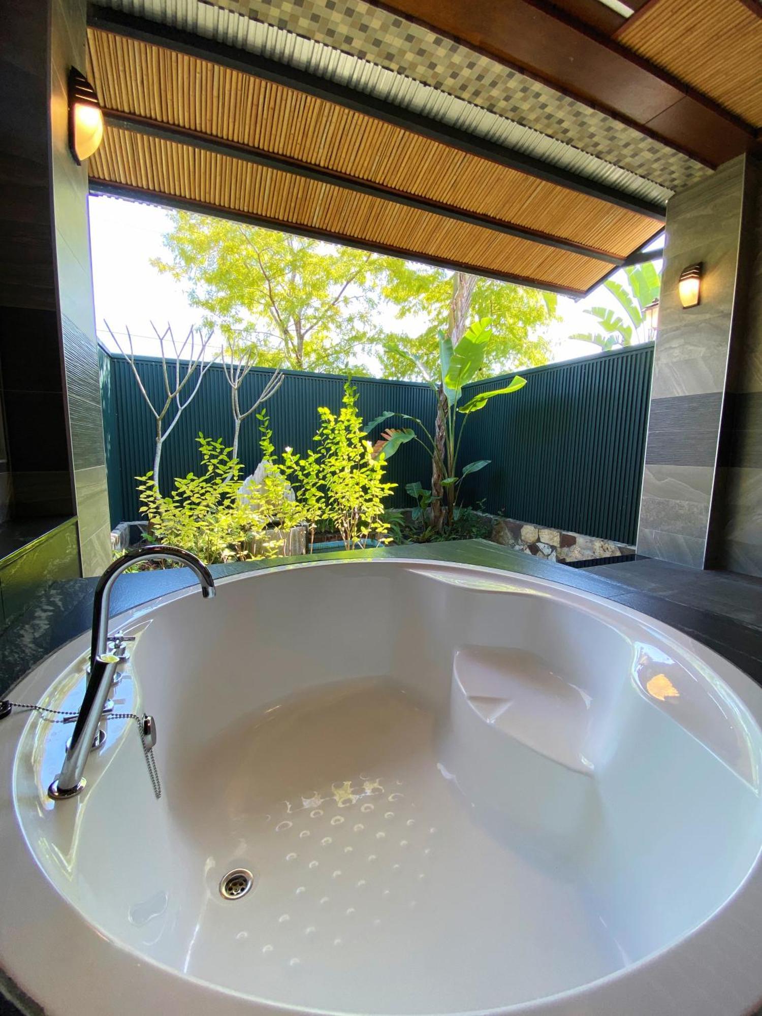 Appartement 山花映水紅莊園民宿 à Yuemei Extérieur photo